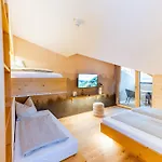Wald&wiesn Hotel 3*
