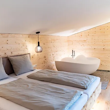 Wald&wiesn Hotel 3*